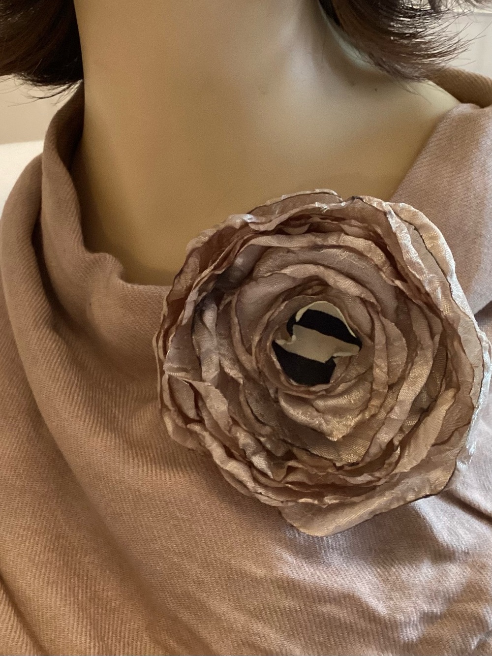 Big Blossom Brooch/Pin with Clip Beige